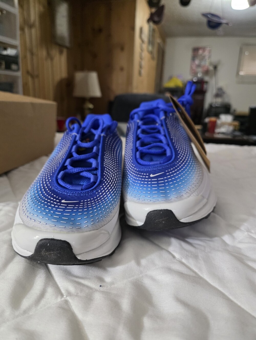 Nike Air Max DN, Size 9.5m New. Royal Blue Running Shoes - Picture 2 of 6